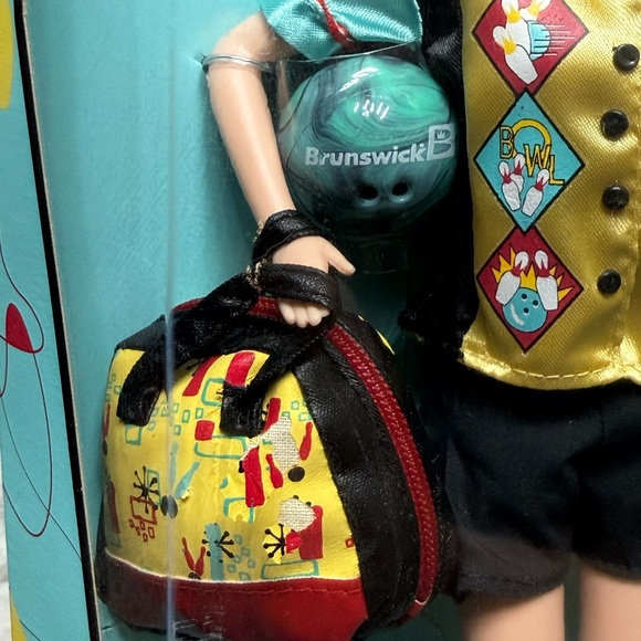 Barbie Vintage 1999 Bowling Champ Collectible Doll with Accessories - Picture 4 of 6